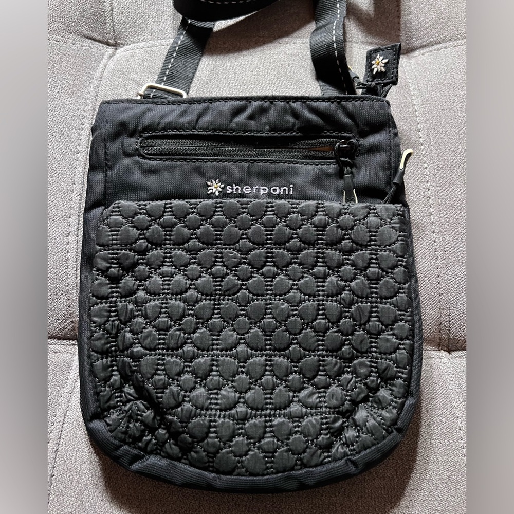 Sherpani Black Quilted Crossbody Bag